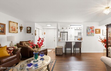 Chestnut Hill at Essex Park unit 4E, Staten Island, NY 10314 - photo 3