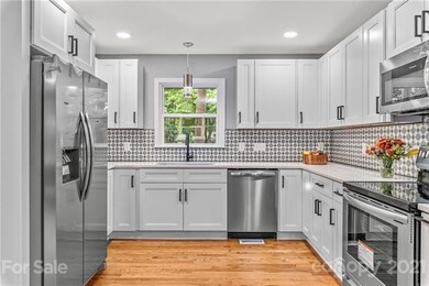 Fully remodeled kitchen for hosting friends and fa
