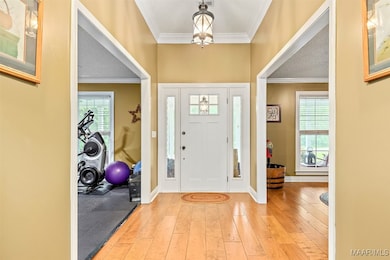 BEAUTIFUL FOYER