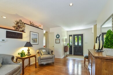 007-Dining_Room-4783011-large