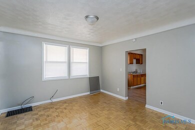 329 E Lake St, Toledo, OH 43608 - photo 3