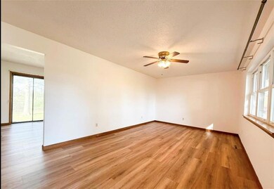 1123 Sunset Cir, Columbus, KS 66725 - photo 6