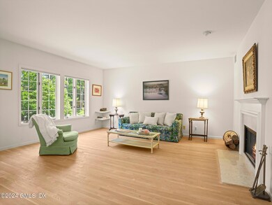 11-web-or-mls-33-west-putnam-avenue-unit