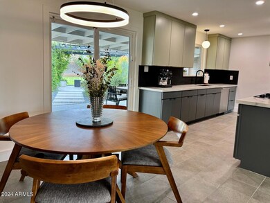 BREAKFAST NOOK AND KITCHEN