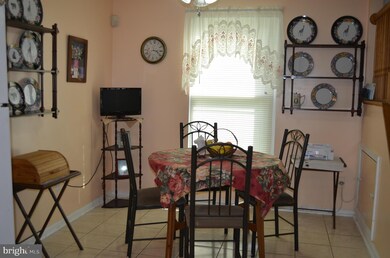 14122 Aldora Cir, Burtonsville, MD 20866 - photo 7