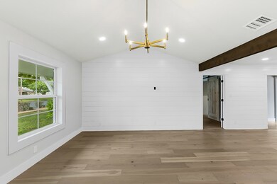 102 W Mulberry St, Fredericksburg, TX 78624 - photo 6