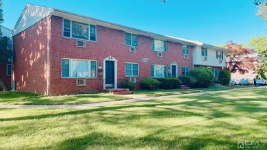 102 Orchard Ave unit E, East Windsor, NJ 08520 - photo 4