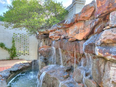 Gorgeous Flowing Rock Waterfall!