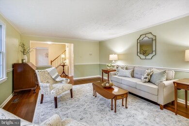 10652 Chadwell Ct, Great Falls, VA 22066 - photo 7