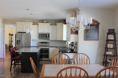 1070 Manor Dr, Mountain Top, PA 18707 - photo 7