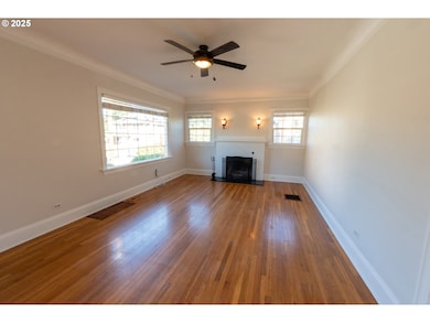 5734 NE Broadway, Portland, OR 97213 - photo 4