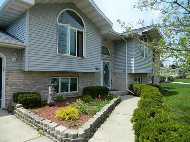 9062 Pineview Ln, Crown Point, IN 46307 - photo 2