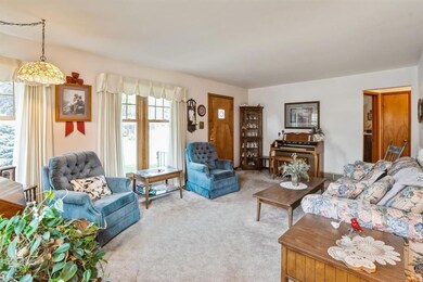 2419 Tomlin Ln, Des Moines, IA 50317 - photo 3