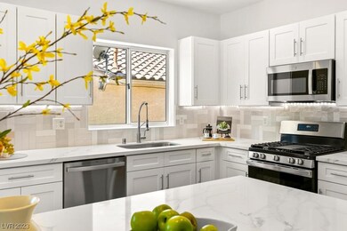 2324 Great Elk Dr, Henderson, NV 89052 - photo 2