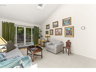 39 Walking Woods Dr, Lake Oswego, OR 97035 - photo 5