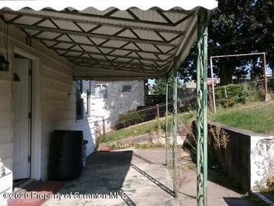 1615 Covered Patio