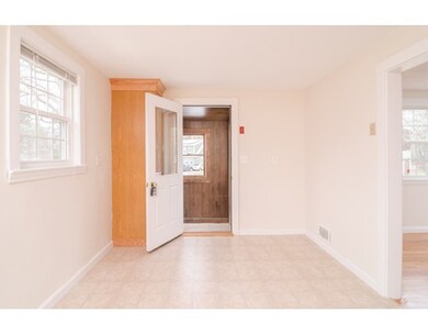 80 Pleasant St, Rockland, MA 02370 - photo 4