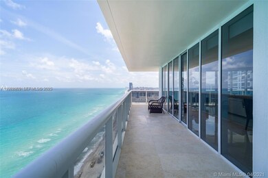 The Beach Club unit 3002, Hallandale Beach, FL 33009 - photo 2