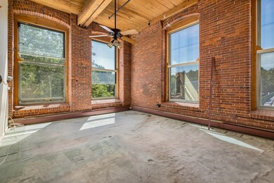 Rivermoor Landing unit 15, Newmarket, NH 03857 - photo 2