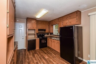 2213 Cynthia Dr, Birmingham, AL 35215 - photo 5