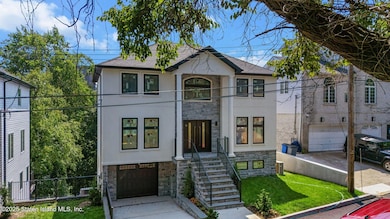 54 Cedarcliff Rd, Staten Island, NY 10301 - photo 2