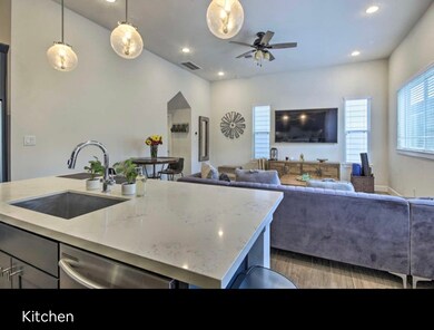 508 W Donovan St unit L, Houston, TX 77091 - photo 4