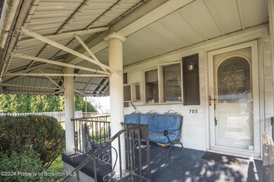 705 Cypress St, Throop, PA 18512 - photo 3