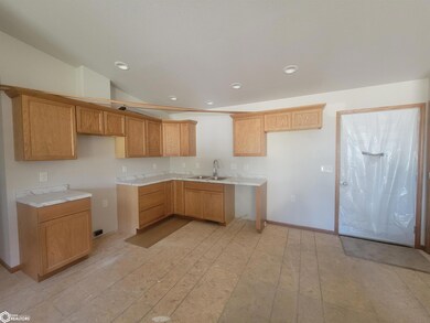 207 E Jefferson St, Mount Ayr, IA 50854 - photo 5