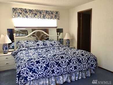 8910 5th Ave W, Everett, WA 98204 - photo 4