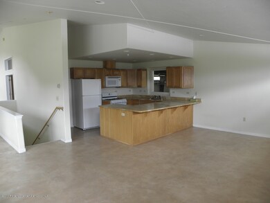 Kitchen/Dining Area