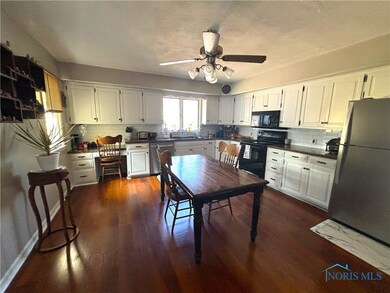 Spacious Kitchen