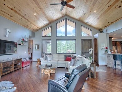 007_Living Room