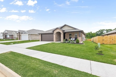 Even the side yards are clean!