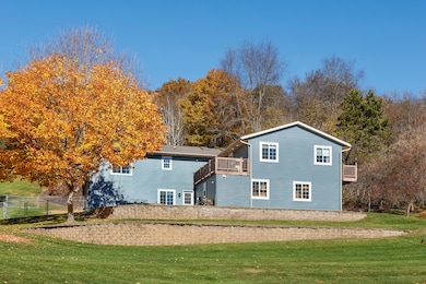 N4637 Old Hickory Dr, Onalaska, WI 54650 - photo 3