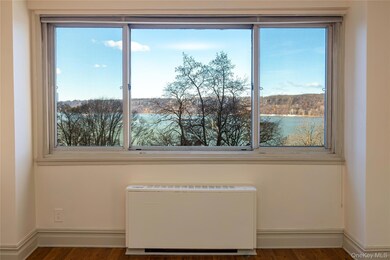 River Terrace Apartments unit 4J, Bronx, NY 10463 - photo 7