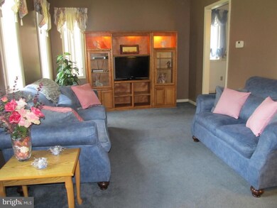 46 N Kinzer Ave, New Holland, PA 17557 - photo 4