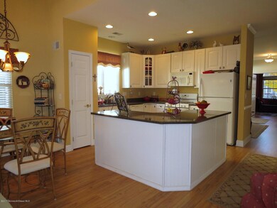 06-92 Spring Lake Blvd 036