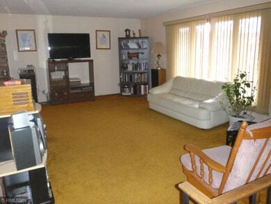 Spacious living room