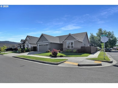 1004 S 46th St, Springfield, OR 97478 - photo 2