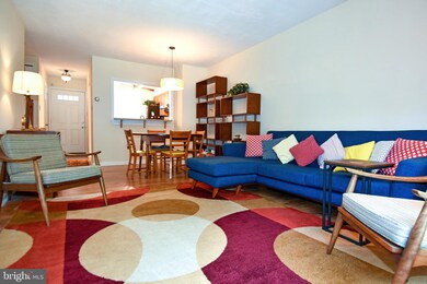 6320 Chimney Wood Ct, Alexandria, VA 22306 - photo 2