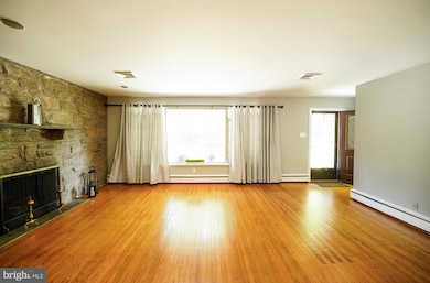 207 Brookthorpe Cir, Broomall, PA 19008 - photo 7