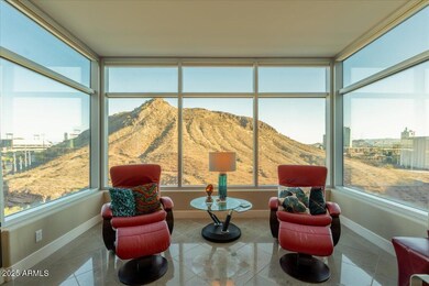 Sitting area to Mt1