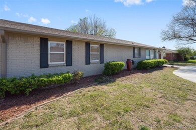 229 E 15th St, Claremore, OK 74017 - photo 7