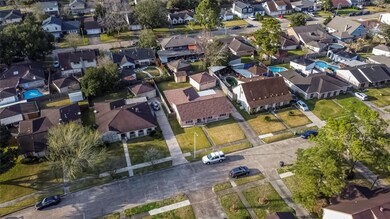 10411 Sagebriar Dr, Houston, TX 77089 - photo 7