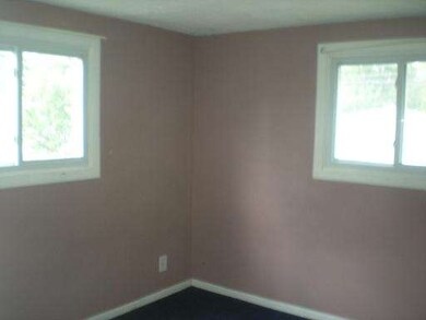 424 Blackhawk Ave, Carpentersville, IL 60110 - photo 6