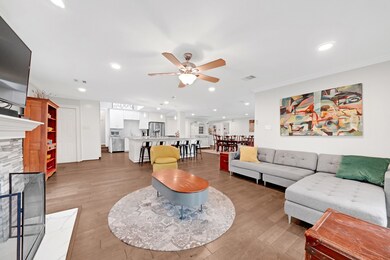 212 W 32nd St, Houston, TX 77018 - photo 6