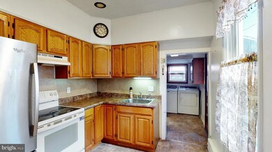 1402 N 10th St, Reading, PA 19604 - photo 7