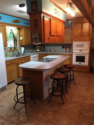 112 Iris Park Dr, Pineville, LA 71360 - photo 4