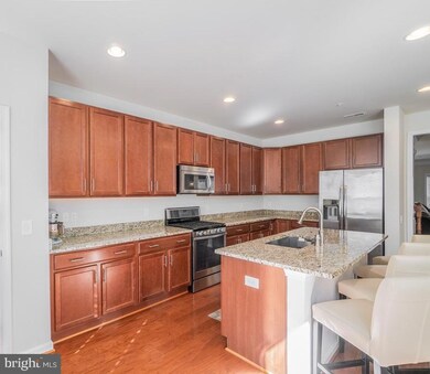 3057 Rittenhouse Cir unit 68, Fairfax, VA 22031 - photo 3