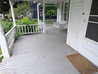 Move in 2022-2023 134 Oak (1)